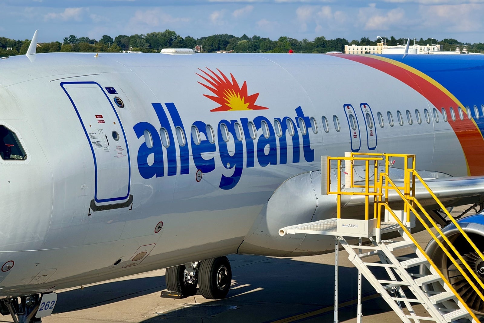 Allegiant Airbus A320 PIT