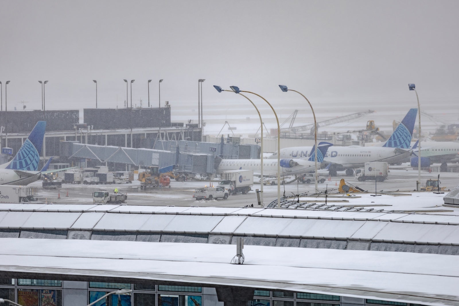 Chicago Scraps Flights As Major Storm Brings Snow To Midwest