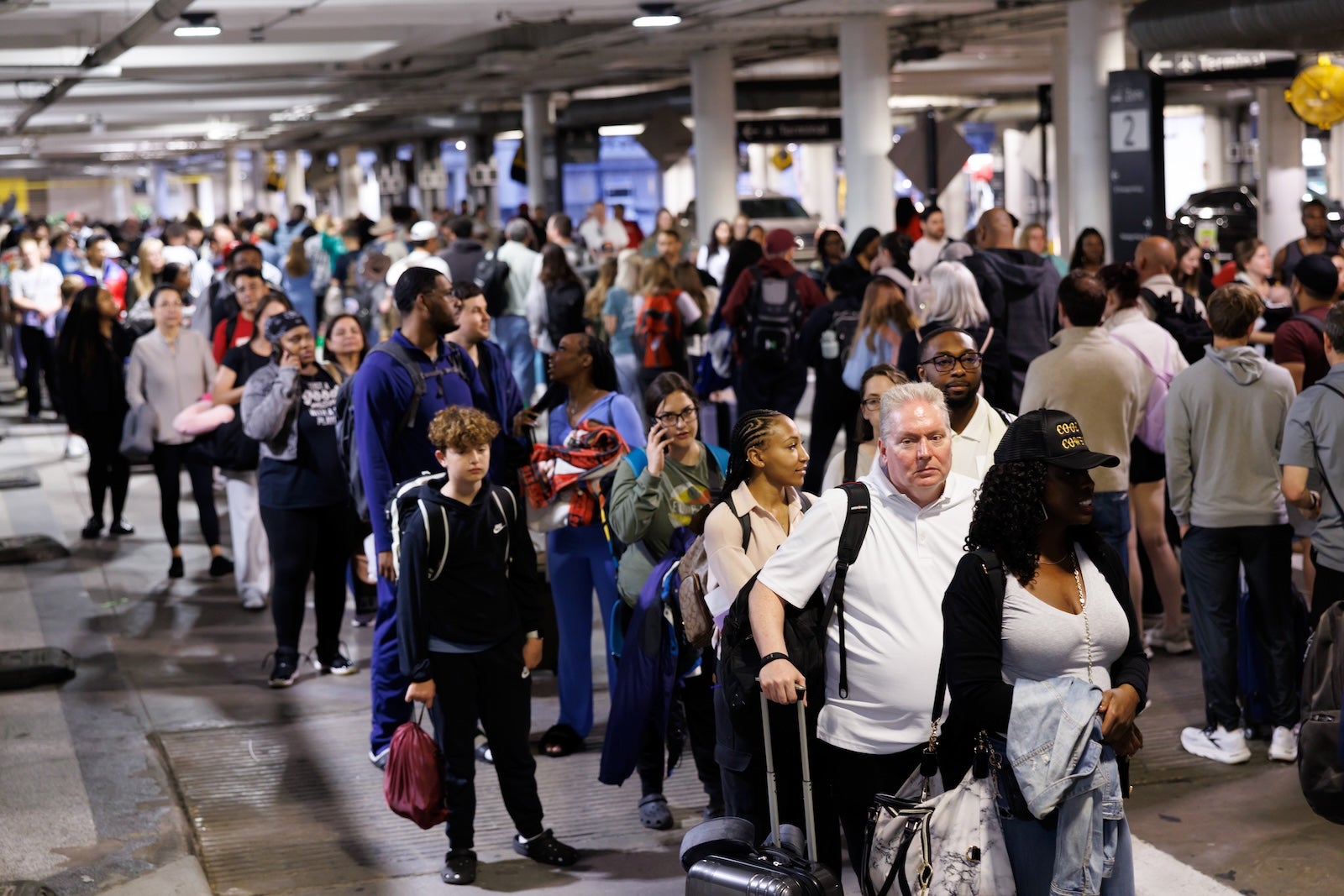 US Airport Lines Worsen As TSA Agents Miss Their First Full Pay