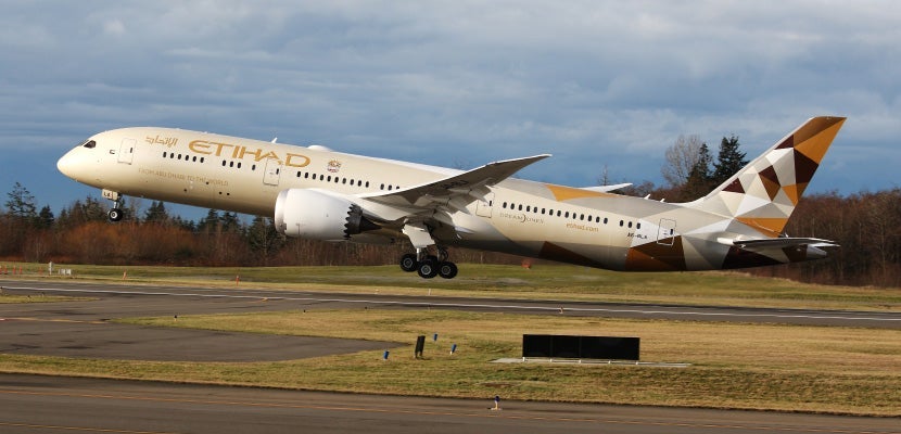 Etihad Dreamliner Featured