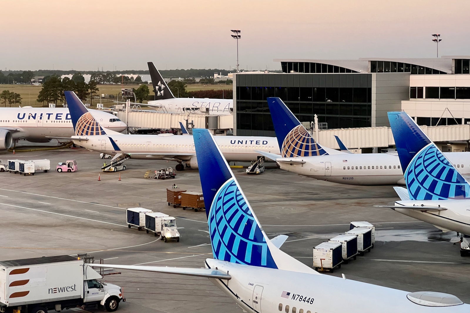 United Planes Boeing 737 777