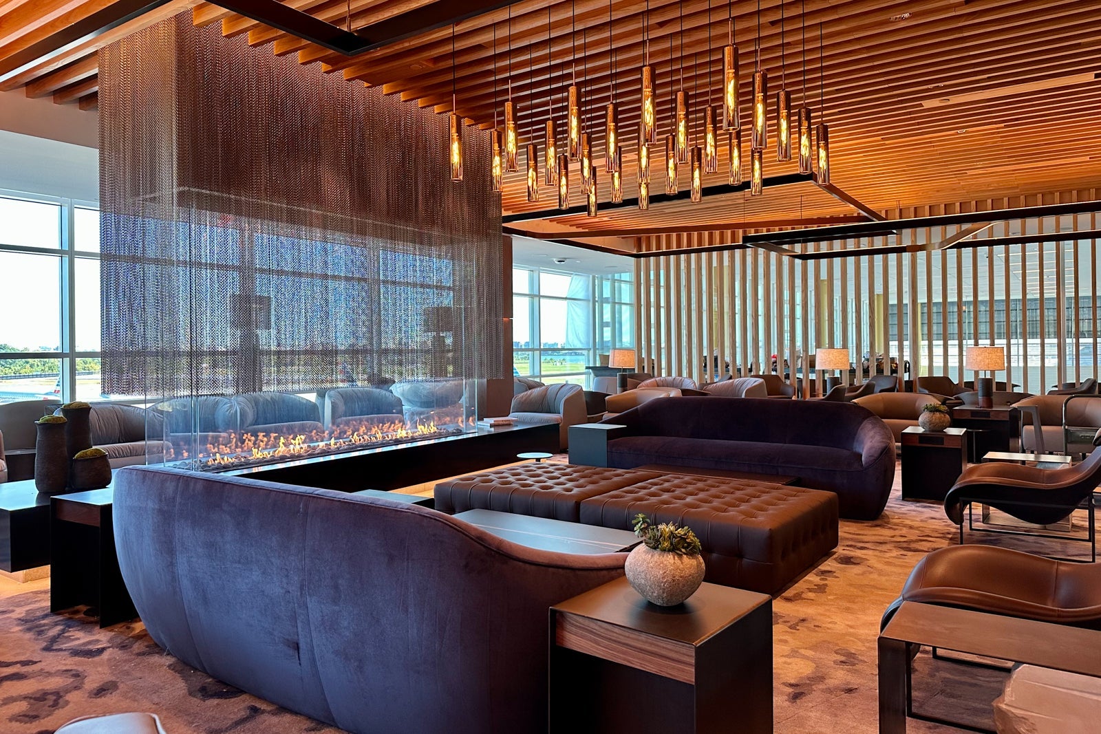 American Admirals Club DCA Reagan National