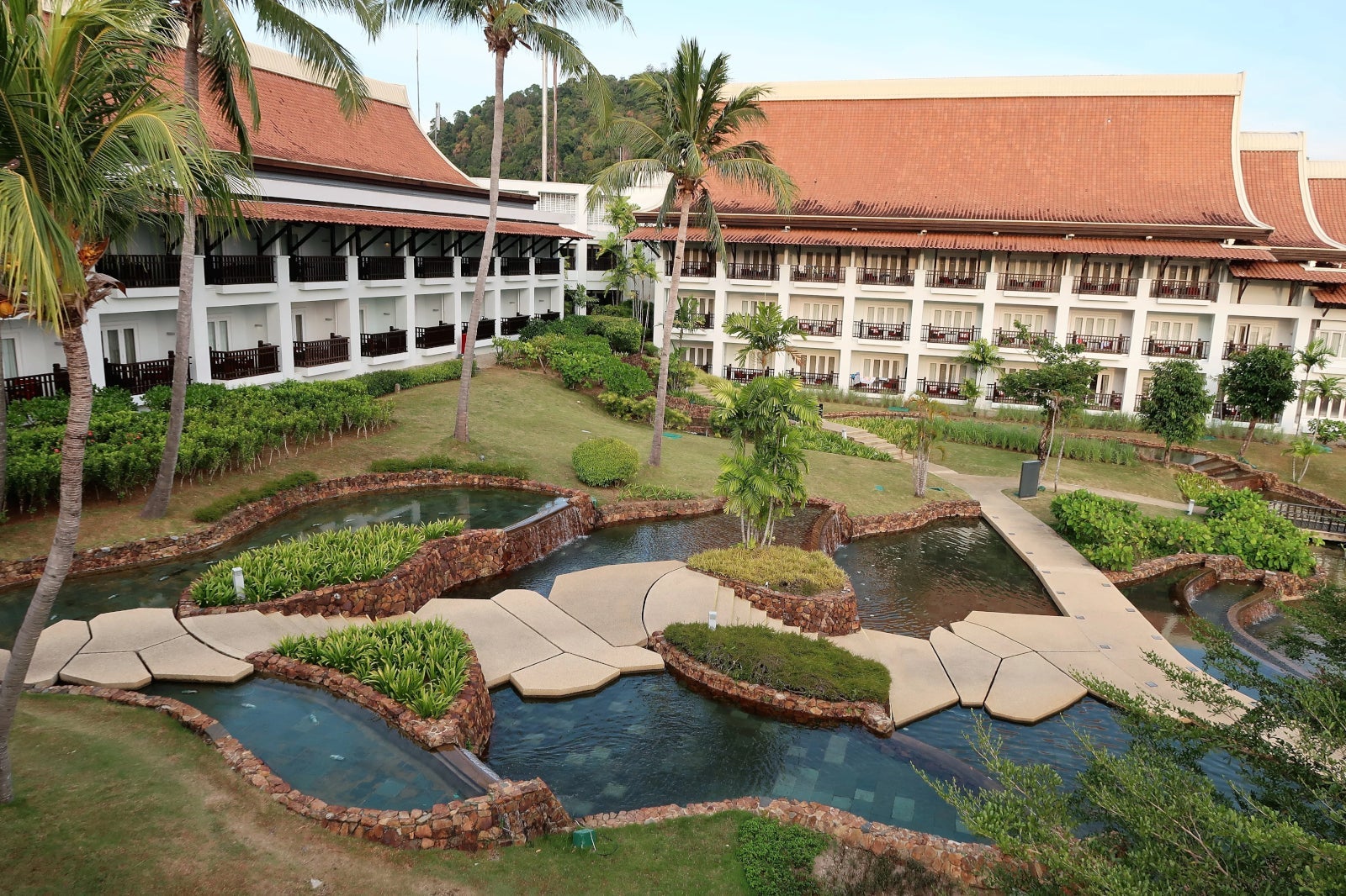 westin-langkawi-property-roofs-kgenter