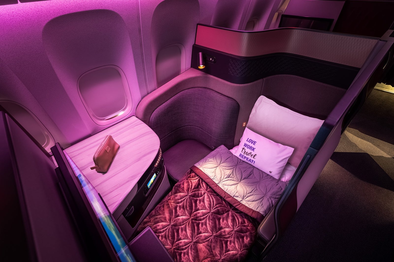 Qatar Airways_Qsuite_Facebook_2