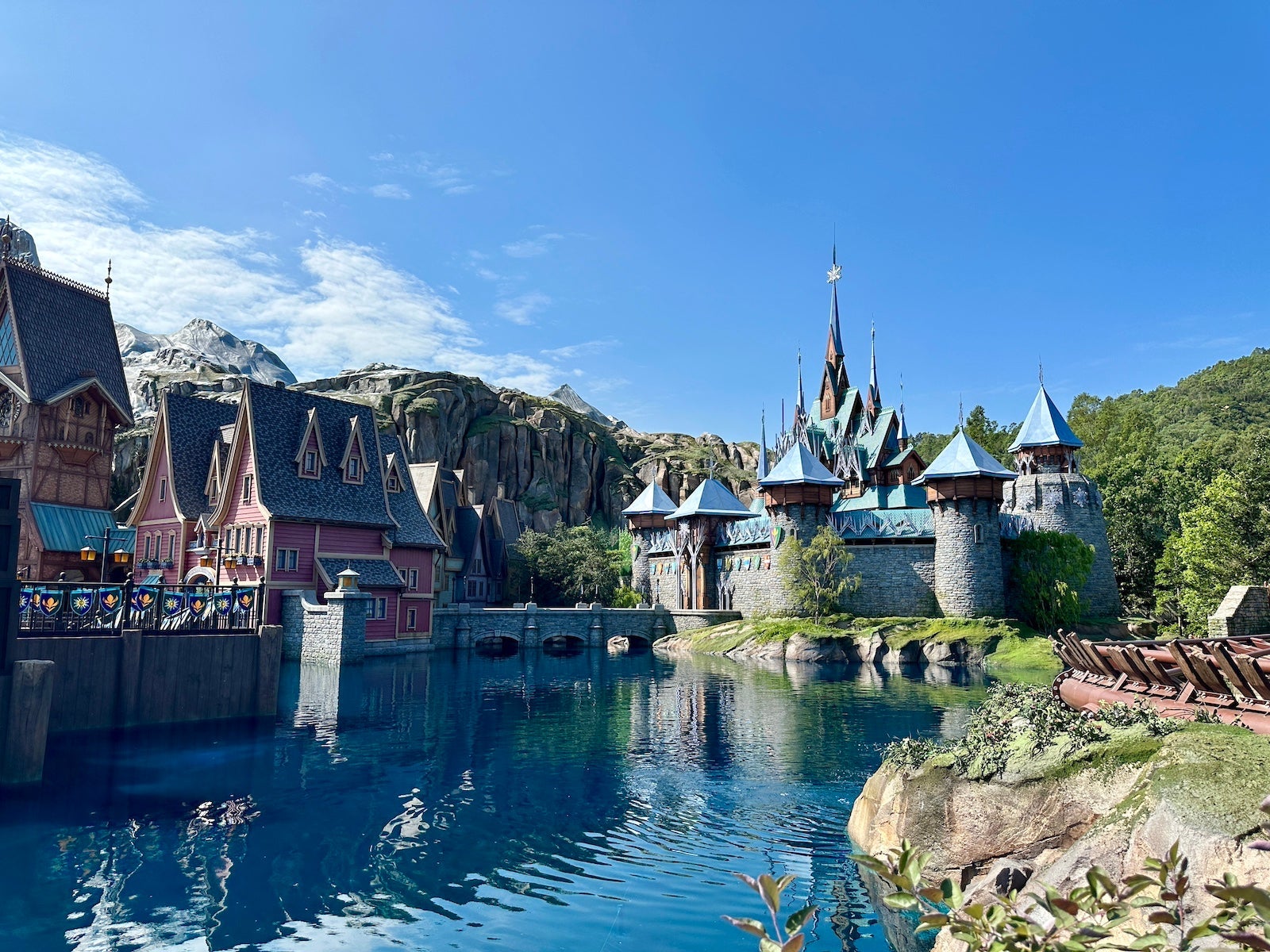 World of Frozen Hong Kong Disneyland