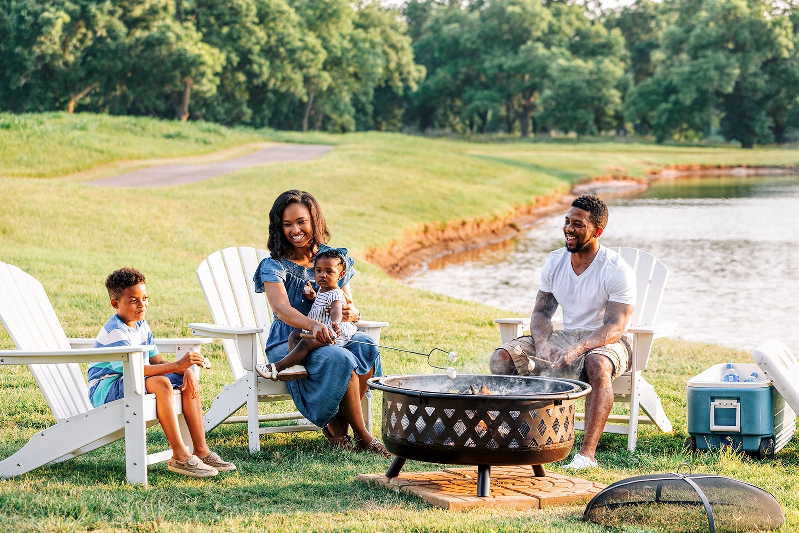 AUSLP_P377 Smores over Firepit Family