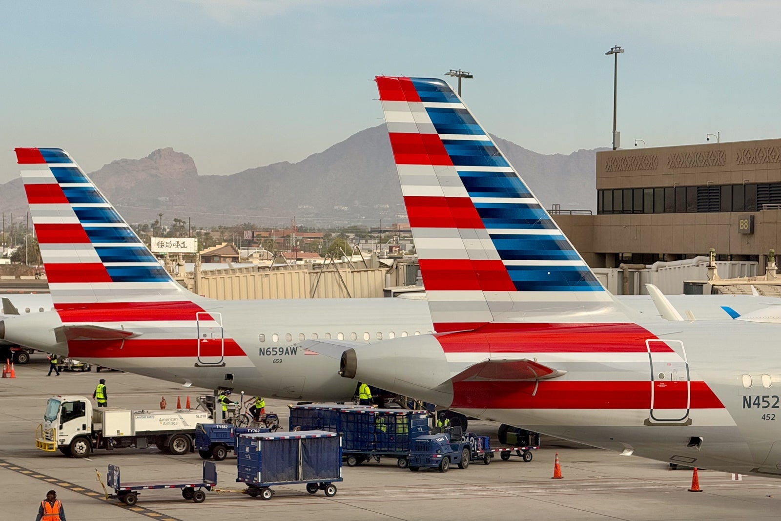 American Airlines Boeing 737 Airbus A320 A321 Eagle Phoenix