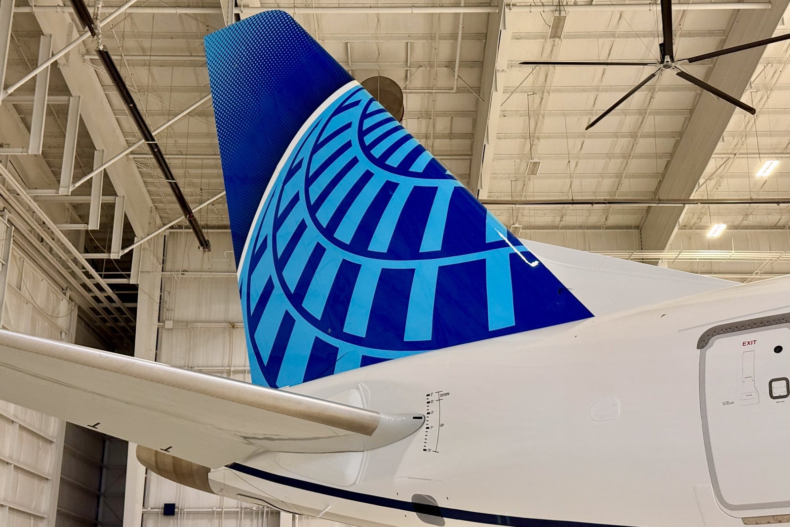 United Express E175 Starlink Installation