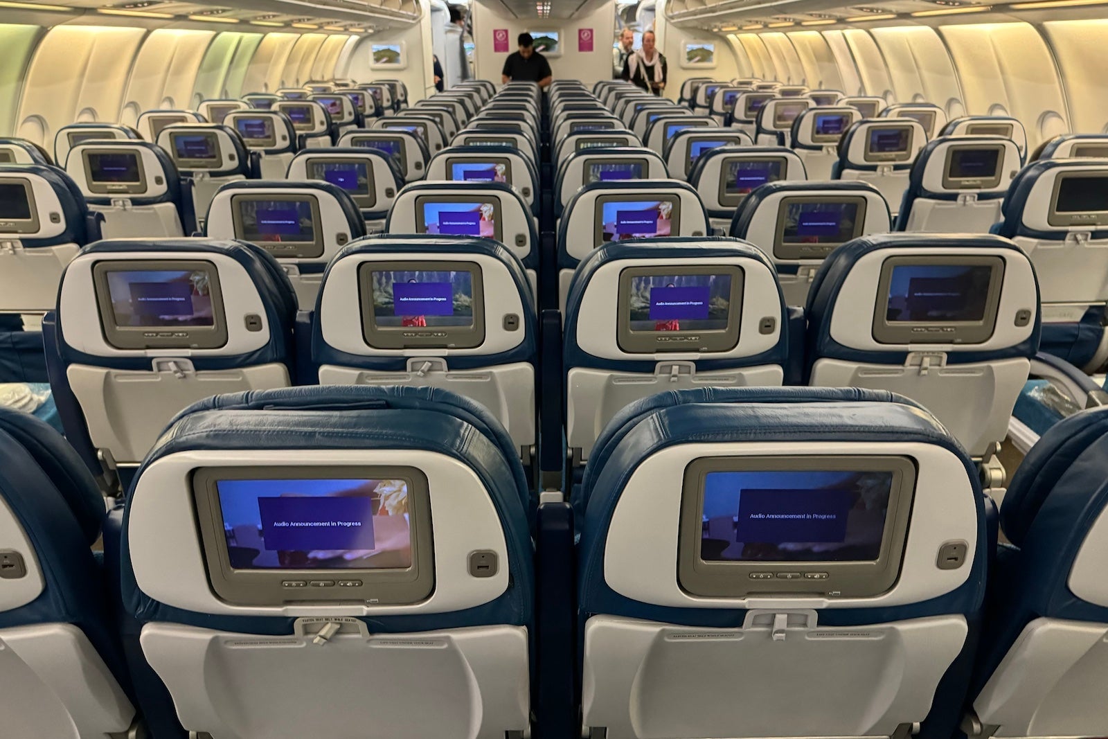 HA SEA NRT economy seats