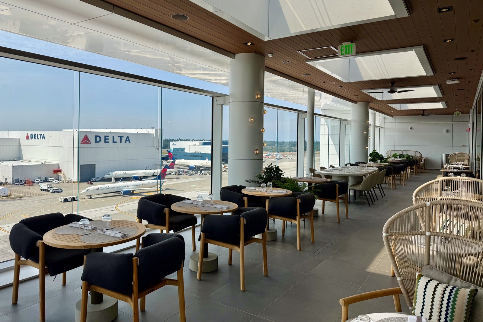 Delta One Lounge Sky Club Seattle