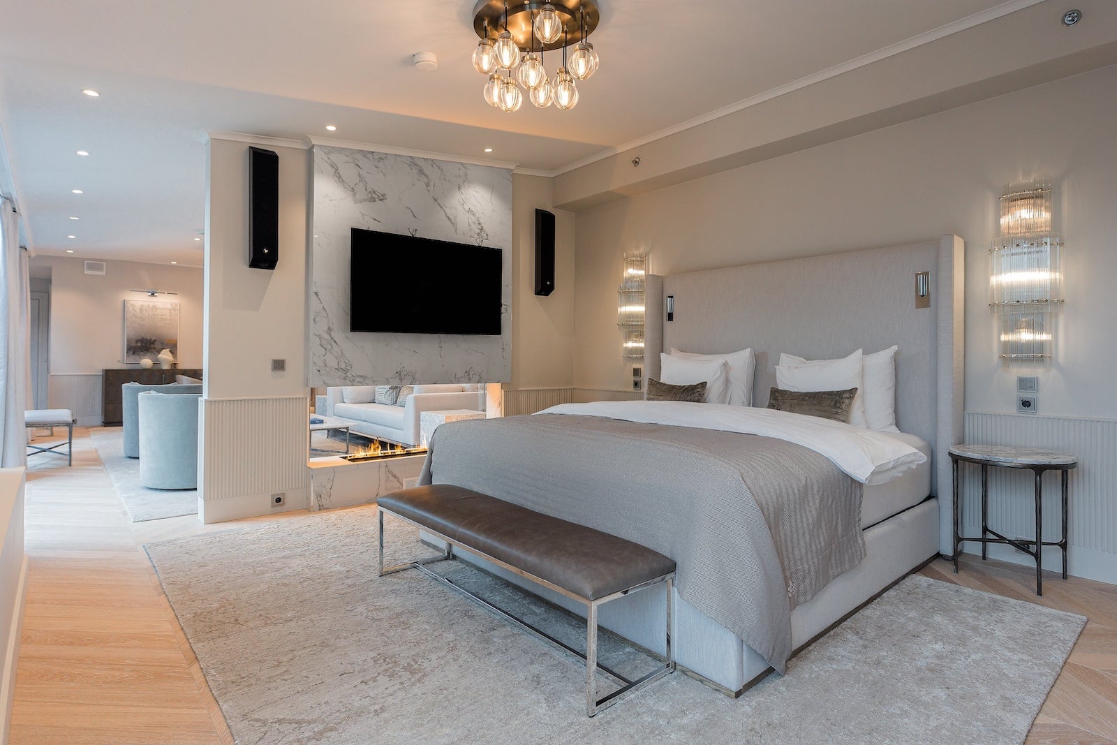 WA Helsinki Announcement - Penthouse Suite Bedroom