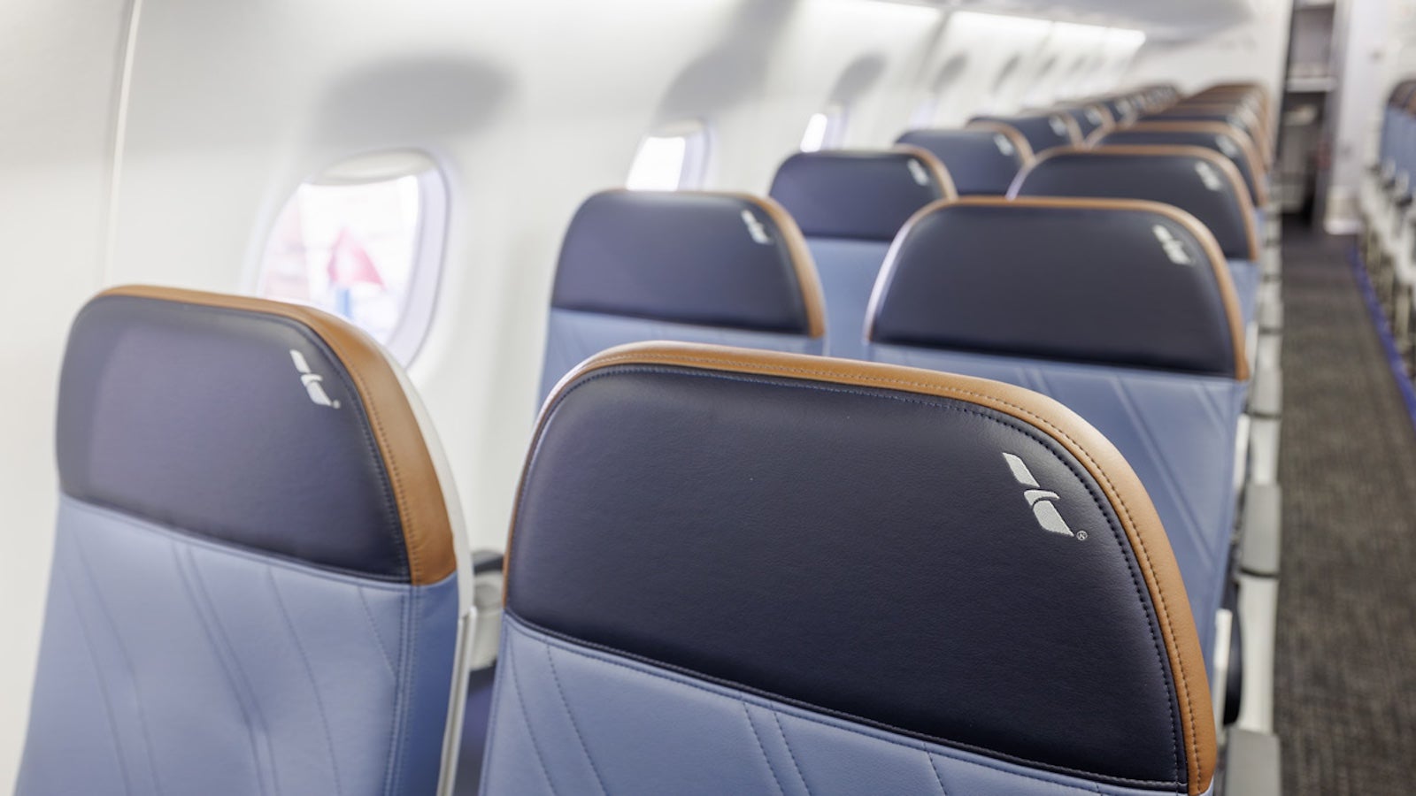 aa regional jet retrofit seats