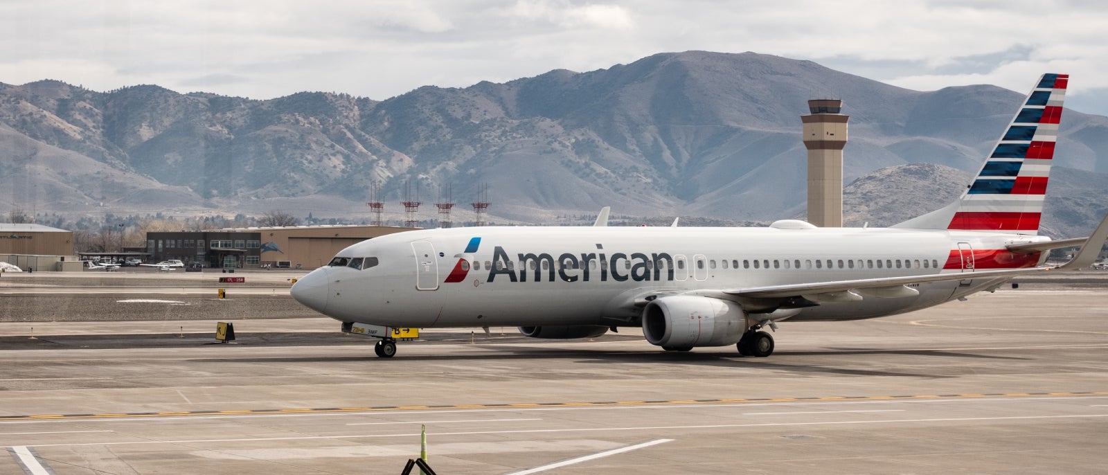 American Airlines 737-800 on the Ramp at RNO.