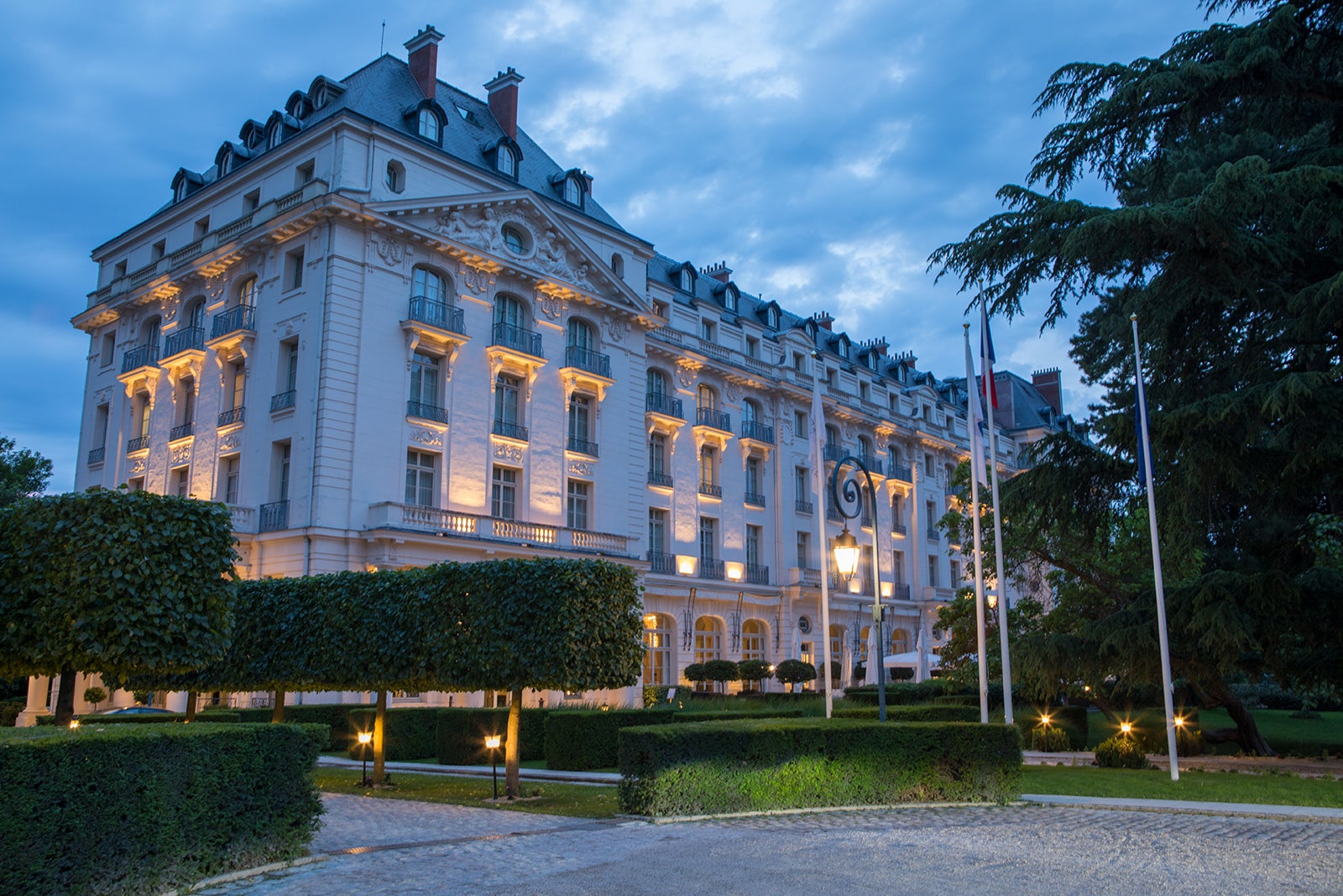 Waldorf-Astoria-Versailles-Trianon-Palace-Exterior