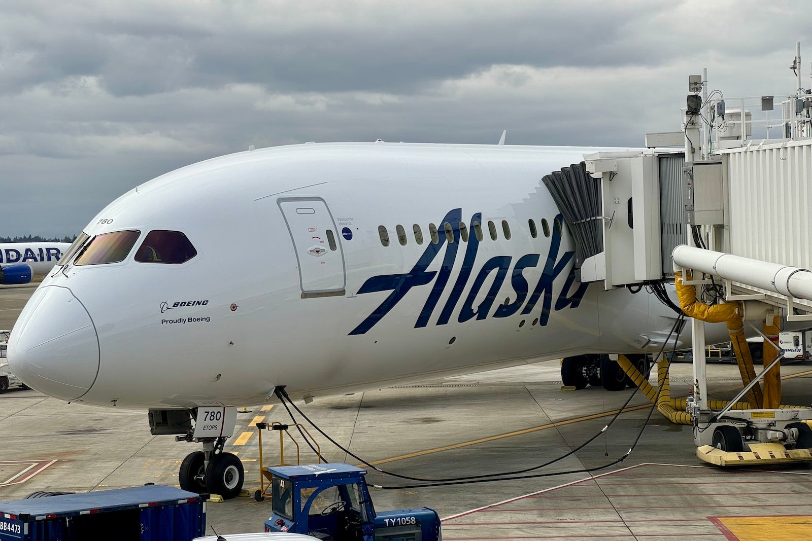 Alaska Airlines reveals plans for high-end Seattle lounge opening in 2027